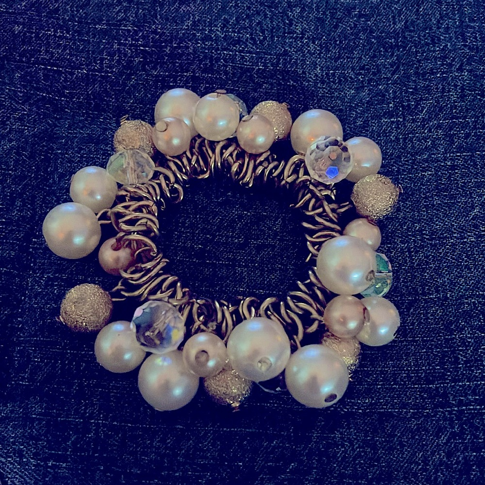 Stretch Bracelet gold silver pearl ab crystal balls all on a gold tone link base
